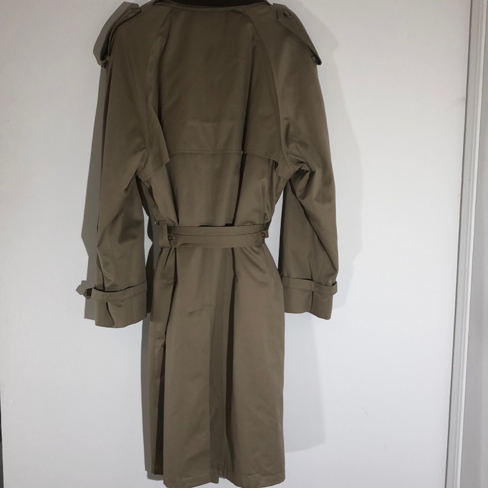 Hart Schaffner Marx Trench Coat. - Picture 8 of 8